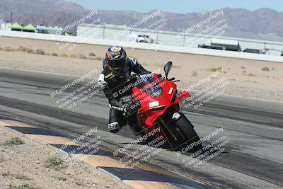 media/Oct-30-2025-Racers Edge (Thu) [[dabbdaf680]]/3-B Group/Session 3 (Turn 15 Inside)/